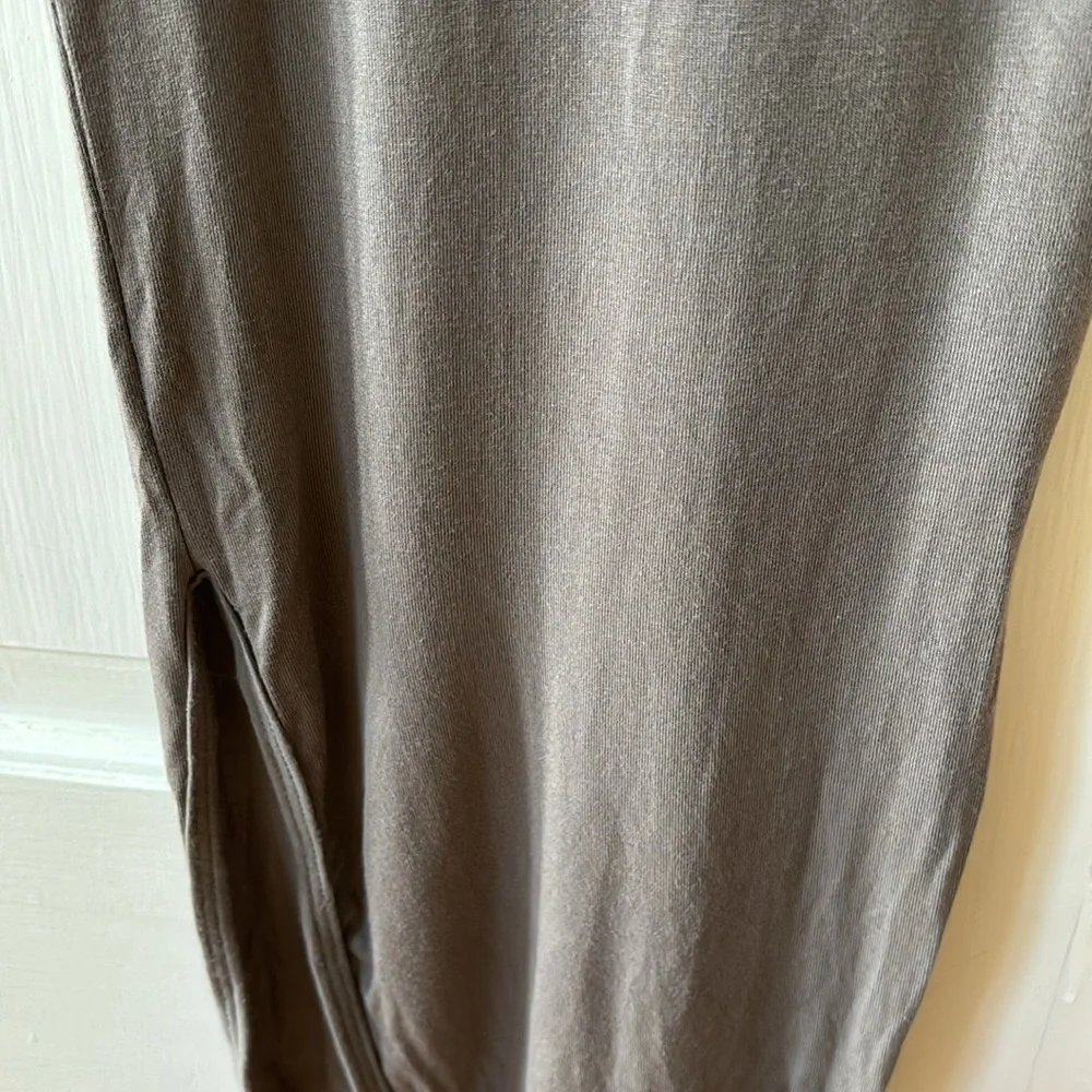 Lou Lou‎ & Company Taupe Solid Knotted Gown Size Newborn Soft Light